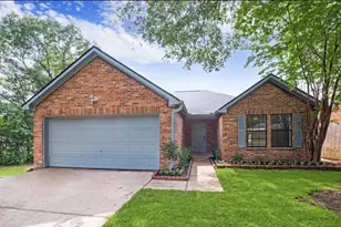 3812 Maple Dr, Conroe, TX 77302 - Photo 1