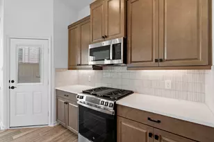 110 West Coralburst Loop, Montgomery, TX 77316 - Photo 6