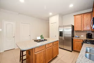 5201 Pale Sage Ln, Rosharon, TX 77583 - Photo 10
