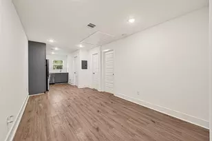5729 Newport St, Houston, TX 77023 - Photo 2