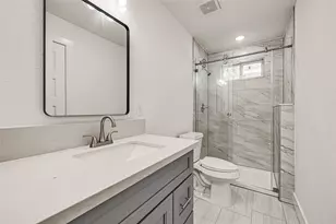 5729 Newport St, Houston, TX 77023 - Photo 4