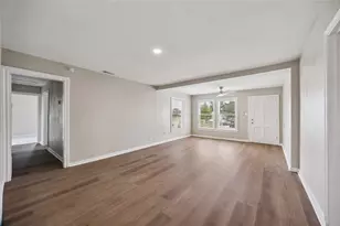 613 Winding Way St, Lake Jackson, TX 77566 - Photo 2