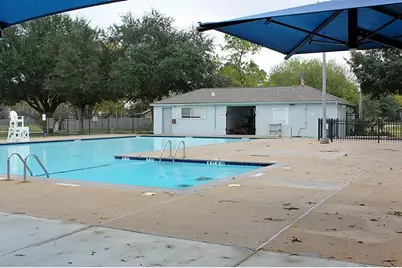 5614 Country Green Street, League City, TX 77573 - Photo 34