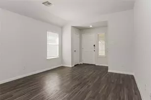 5530 Plantation Forest Dr, Katy, TX 77449 - Photo 8