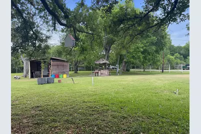 8925 Spruce Street, Hitchcock, TX 77563 - Photo 4