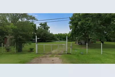 8925 Spruce Street, Hitchcock, TX 77563 - Photo 2
