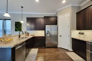 925 W 19th St, Houston, TX 77008 - Photo 14