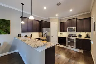 925 W 19th St, Houston, TX 77008 - Photo 10