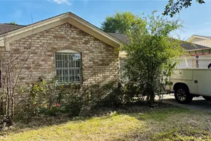 11407 Hazen St, Houston, TX 77072 - Photo 1
