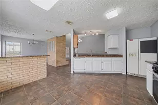 319 Richvale Ln, Houston, TX 77598 - Photo 12