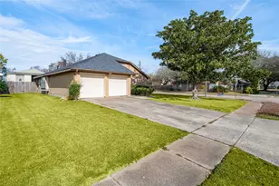 319 Richvale Ln, Houston, TX 77598 - Photo 2
