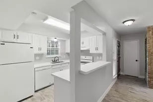 13010 Trail Hollow Dr, Houston, TX 77079 - Photo 14