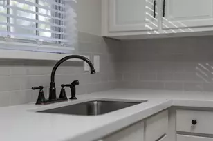 13010 Trail Hollow Dr, Houston, TX 77079 - Photo 16