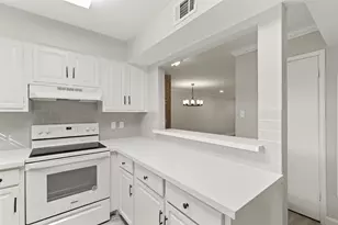 13010 Trail Hollow Dr, Houston, TX 77079 - Photo 24