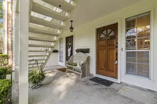 13010 Trail Hollow Dr, Houston, TX 77079 - Photo 2