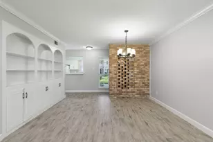 13010 Trail Hollow Dr, Houston, TX 77079 - Photo 10