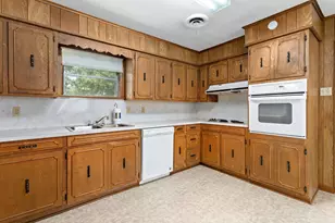 621 Henry Ln, Winnie, TX 77665 - Photo 4