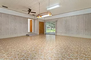 621 Henry Ln, Winnie, TX 77665 - Photo 18