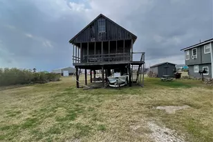 302 Flamingo St, Sargent, TX 77414 - Photo 6