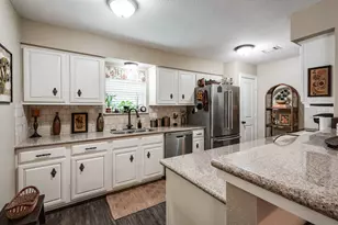 1041 Magnolia Point Dr, Huffman, TX 77336 - Photo 10