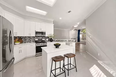 26 Heron Hollow Court, The Woodlands, TX 77382 - Photo 8