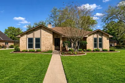 62 Raintree Court, Lake Jackson, TX 77566 - Photo 1