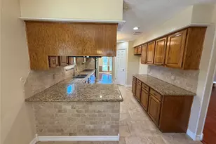 62 Raintree Ct, Lake Jackson, TX 77566 - Photo 14