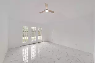 8715 Covent Garden St, Houston, TX 77031 - Photo 14