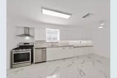 8715 Covent Garden Street, Houston, TX 77031 - Photo 4