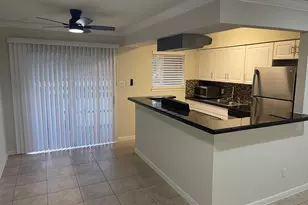 8229 Kingsbrook Rd, Houston, TX 77024 - Photo 2