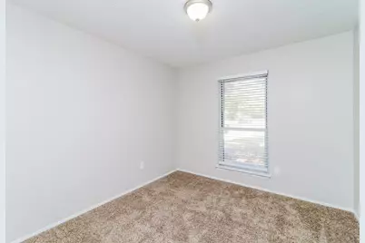 2212 W Oakdale Road, Irving, TX 75060 - Photo 10
