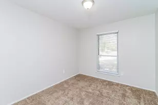 2212 W Oakdale Rd, Irving, TX 75060 - Photo 10