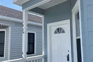 1323 Avenue M, Galveston, TX 77550 - Photo 2