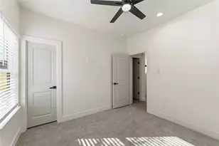 8318 Brandon St, Houston, TX 77051 - Photo 16