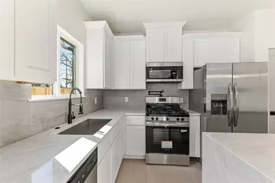 8318 Brandon Street, Houston, TX 77051 - Photo 6