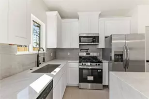 8318 Brandon St, Houston, TX 77051 - Photo 6