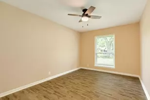 102 Turner St, Clute, TX 77531 - Photo 26