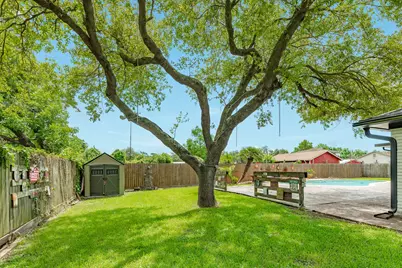 102 Turner Street, Clute, TX 77531 - Photo 32