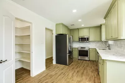 102 Turner Street, Clute, TX 77531 - Photo 10