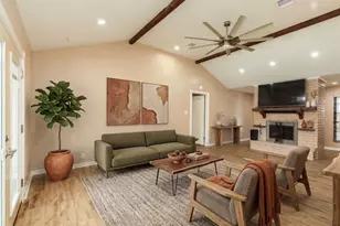 102 Turner St, Clute, TX 77531 - Photo 12