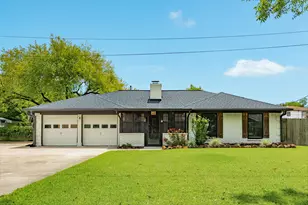 102 Turner St, Clute, TX 77531 - Photo 1