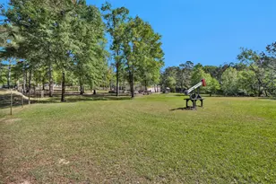 13713 Sarah Cir Dr, Willis, TX 77378 - Photo 46