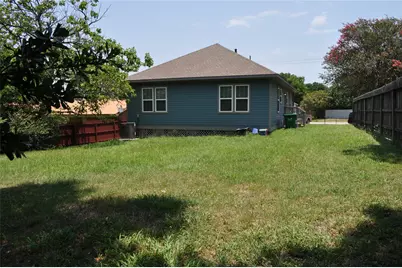 913 Independence Street, Brenham, TX 77833 - Photo 10
