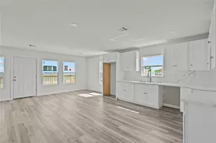 12824 Bermuda Beach Dr, Galveston, TX 77554 - Photo 4