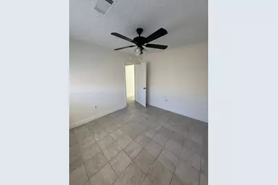 10134 Kirkglen Drive, Houston, TX 77089 - Photo 14