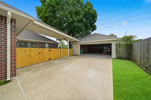 5718 Pebble Bank Ln, Houston, TX 77041 - Photo 32
