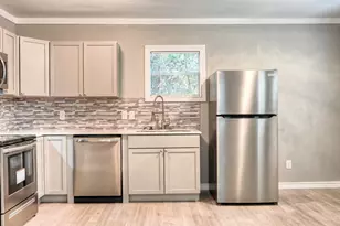 10157 Barberry St, Willis, TX 77318 - Photo 6