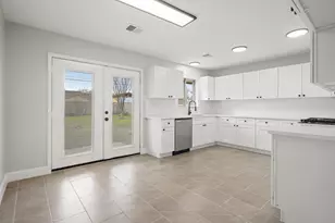 9231 Cobbleshire Dr, Houston, TX 77037 - Photo 6