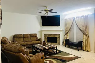 110 Chandler Ct, Sugar Land, TX 77479 - Photo 4