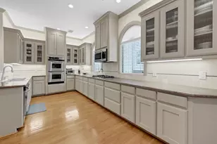 2414 Dorrington St, Houston, TX 77030 - Photo 16